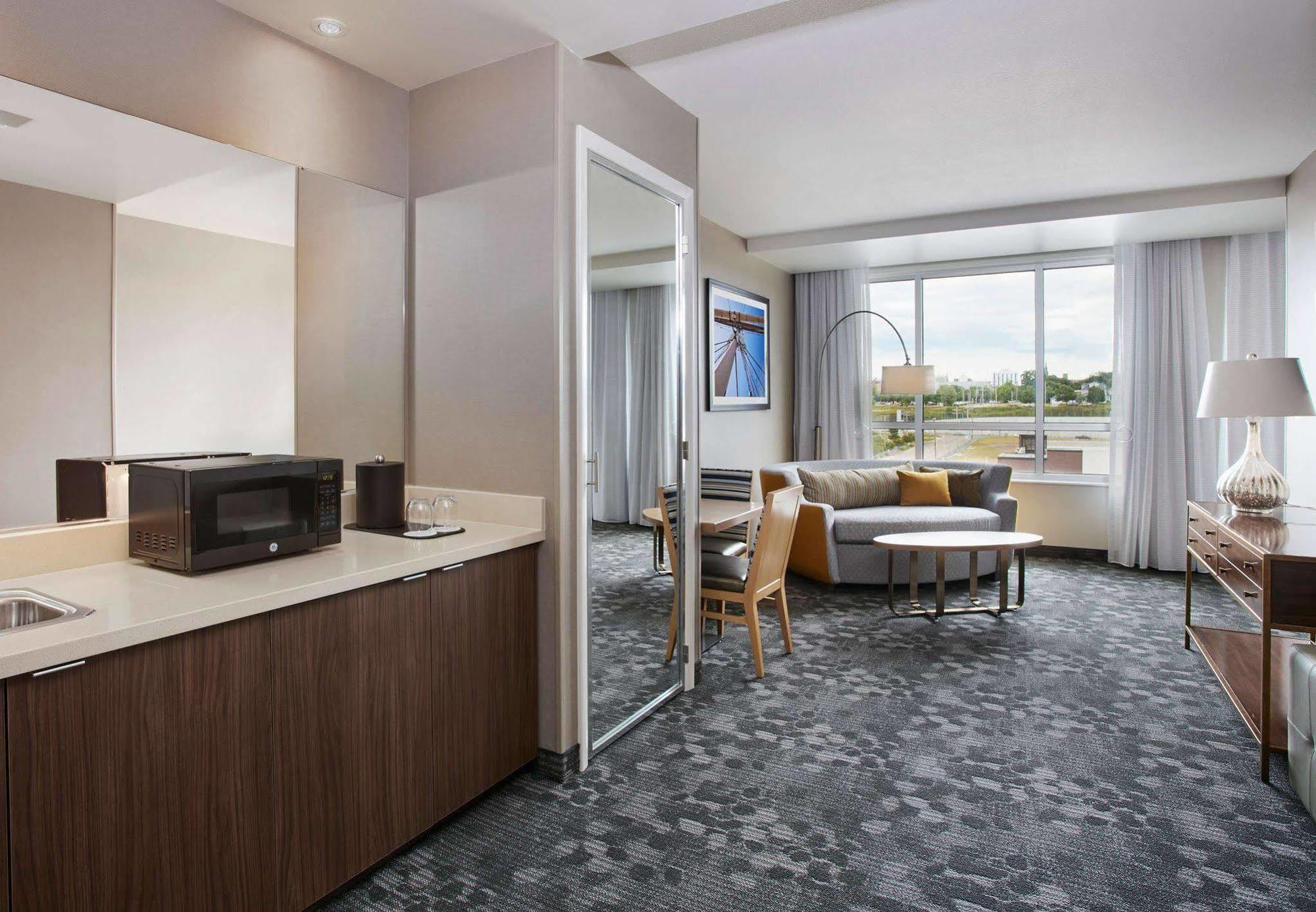 Hotel Courtyard By Marriott Erie Bayfront Exterior foto